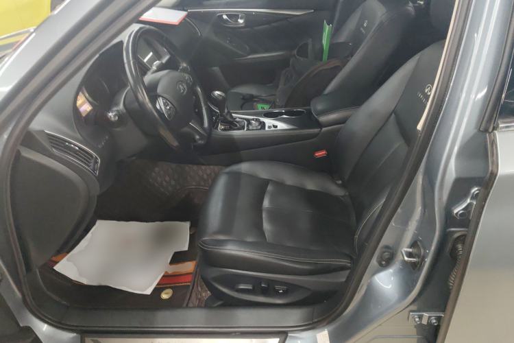 Used Infiniti Q50 2014 2.0T Comfort Edition
