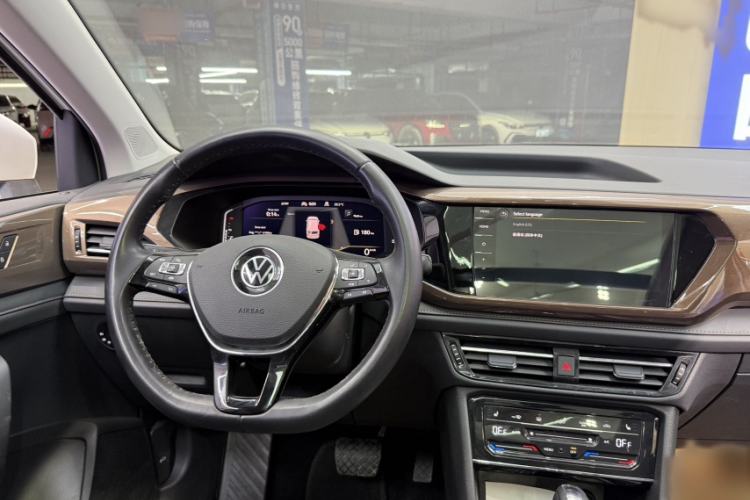 Used Volkswagen Tharu 2022 280TSI Two-Wheel-Drive Luxury Edition