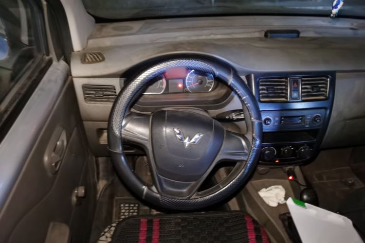 Used Wuling Rongguang V 2018 1.5L Practical Version
