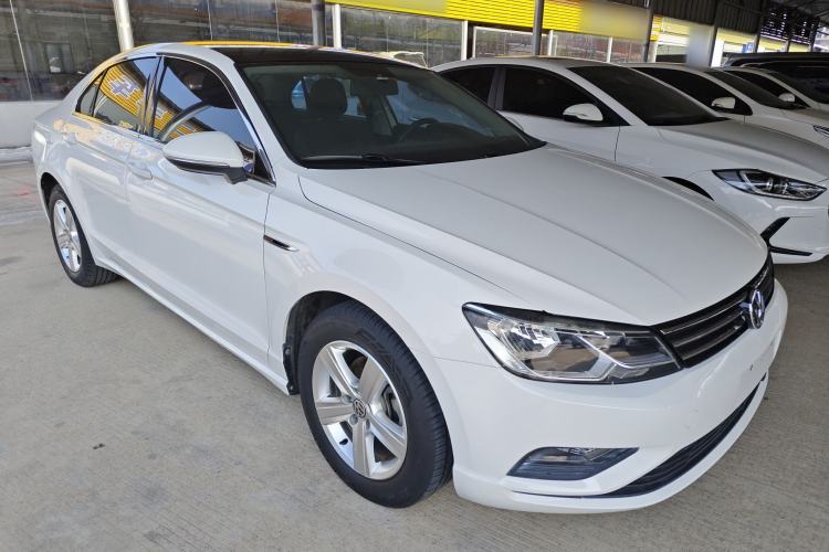 Used Volkswagen Lamando 2017 230TSI DSG Fashion Edition
