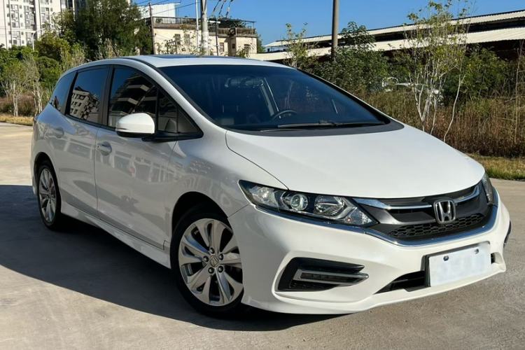 Used Honda Jade 2017 1.8L automatic Comfort version 5 seats
