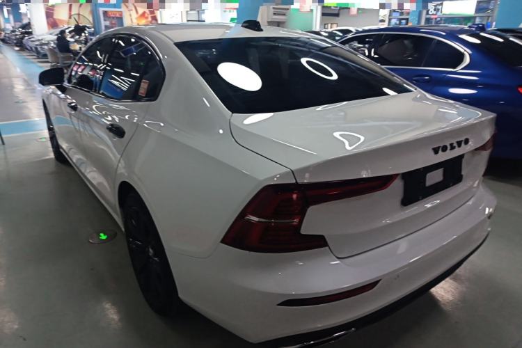Used Volvo S60 2022 B4 Zhiyuan Luxury Edition