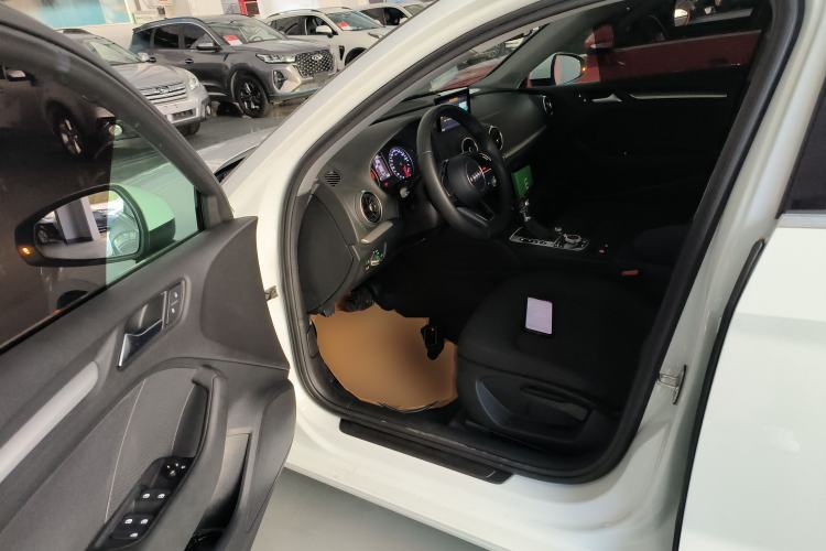 Used Audi A3 2017 Limousine 35 TFSI Ambition Edition
