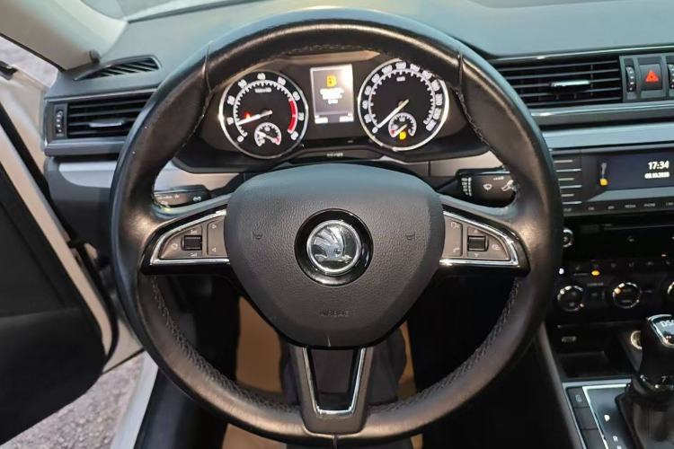 Used Skoda Superb 2016 TSI280 DSG Innovation Edition
