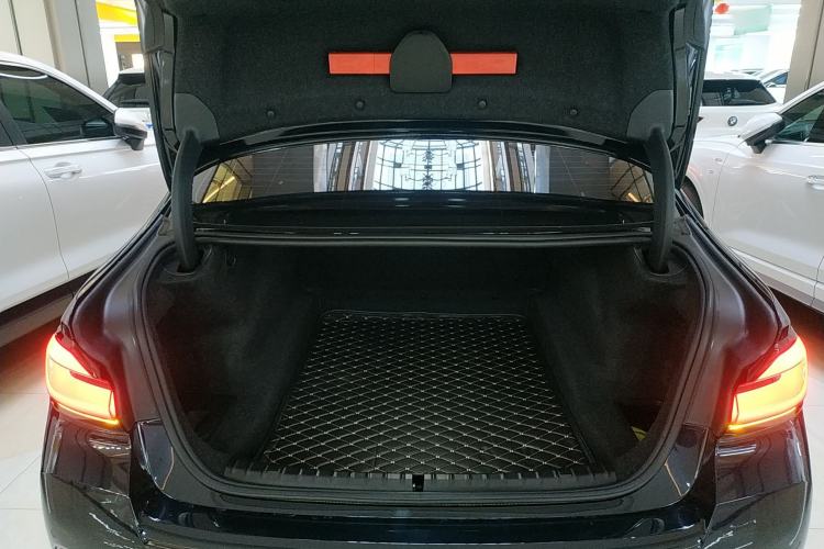 Used BMW 5 Series 2023 530Li Leading Model M Sport Package
