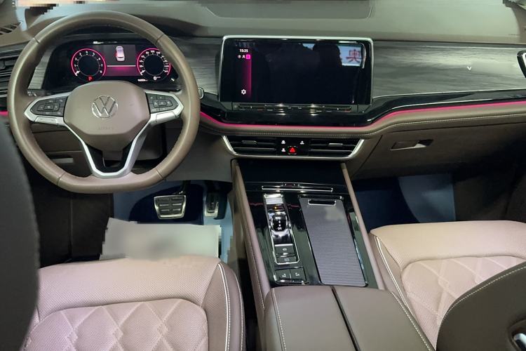 Used Volkswagen Viloran 2023 380TSI Prestige Edition
