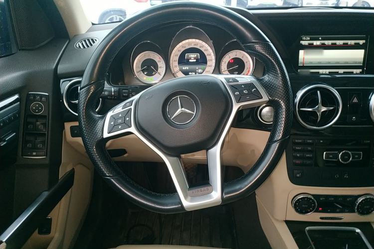 Used Mercedes-Benz GLK-Class 2015 GLK 300 4MATIC Fashion Edition Ultimate Version
