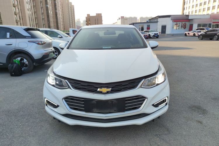 Used Chevrolet Cruze 2018 320 Automatic Pioneer Sunroof Edition
