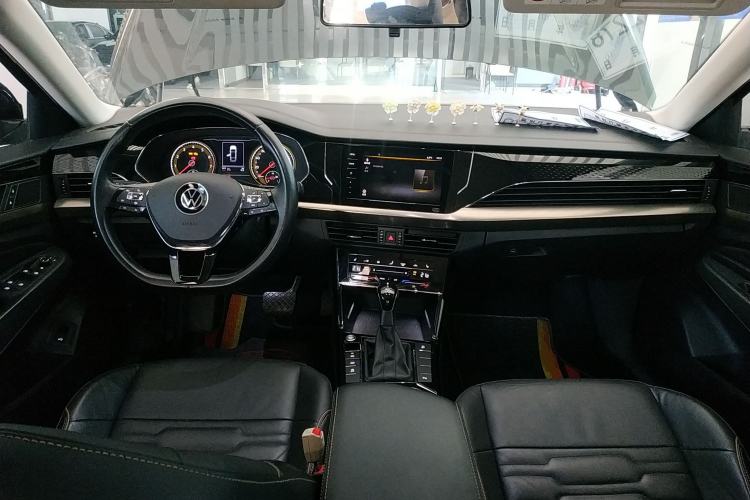 Used Volkswagen Passat 2020 Facelift 330TSI Elite Edition China VI Standard
