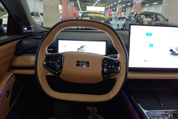 Used  Galaxy 8 2025 130km EM-i Prestige Edition
