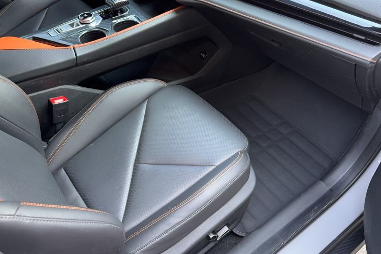 Used Changan UNI-V 2022 1.5T Prestige Version
