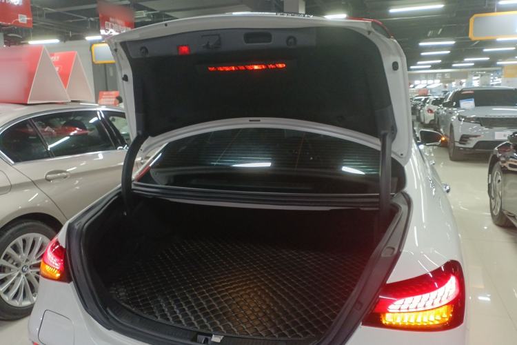 Used Mercedes-Benz E-Class New Energy 2022 Restyled E 350 e L Plug-in Hybrid Sports Sedan
