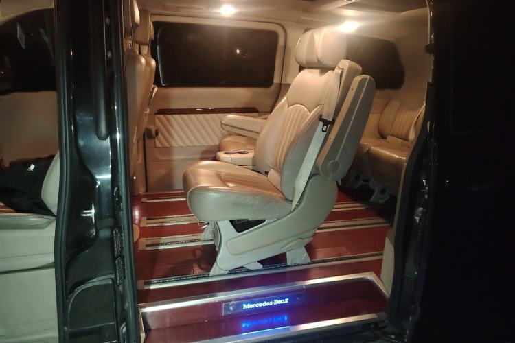 Used Mercedes-Benz Viano 2013 3.0L Navigator Edition
