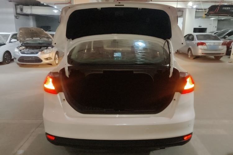 Used Ford Focus 2015 Sedan 1.6L Automatic Trend Model
