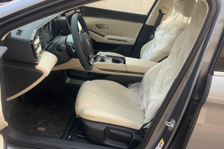 Used BYD Qin L 2025 DM-i Smart Drive 80KM Leading Model