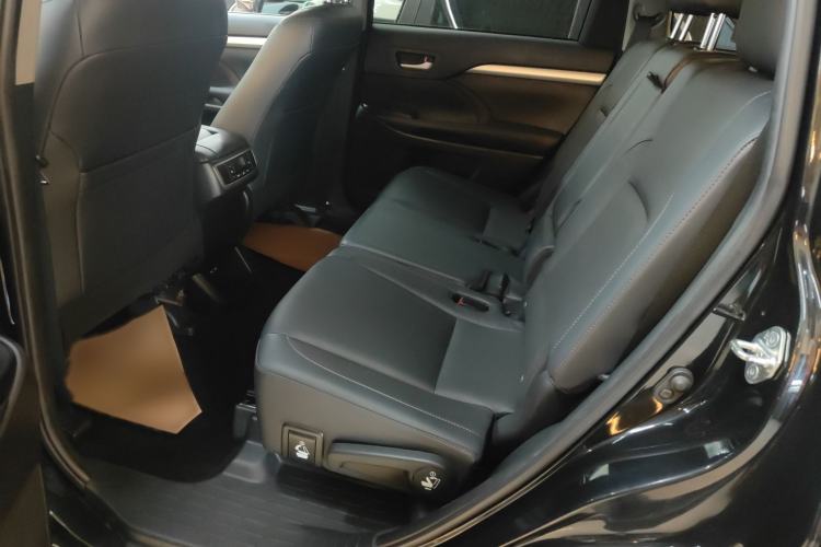 Used Toyota Highlander 2018 2.0T Four-Wheel Drive Luxury Version 7 Seats China VI Standard