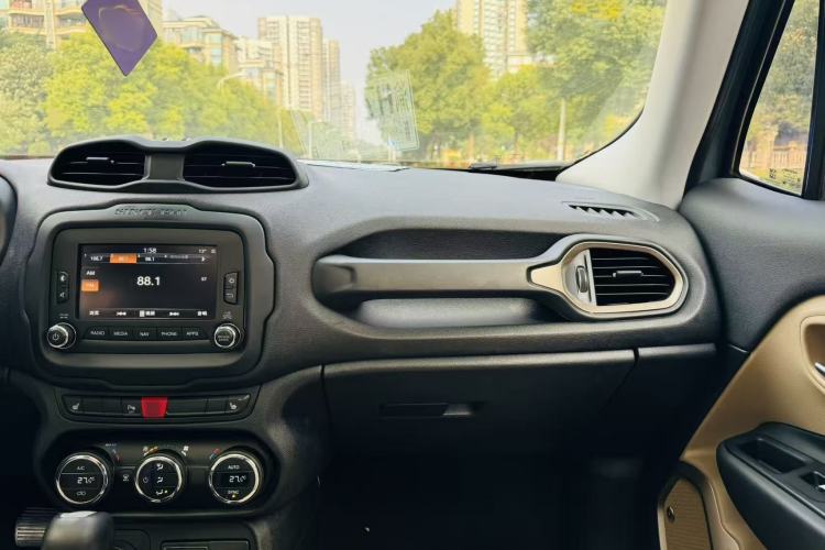 Used  Renegade 2016 2.0L Automatic Four-Wheel Drive 75th Anniversary Tribute Edition