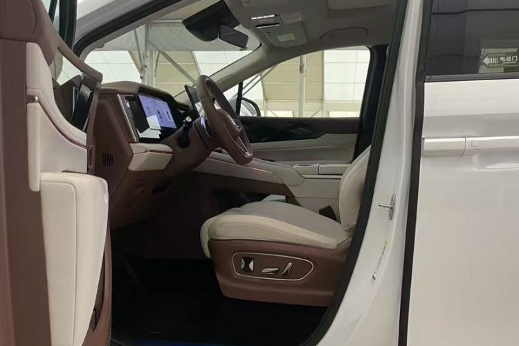 Used BYD Xia 2025 DM-i 1.5T 180km Beyond Edition
