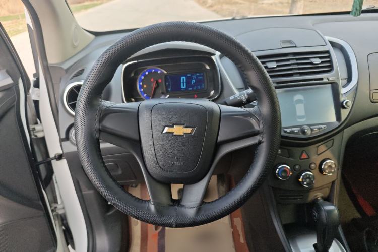 Used Chevrolet Trax 2016 1.4T Automatic Two-Wheel Drive Comfort Version with Sunroof
