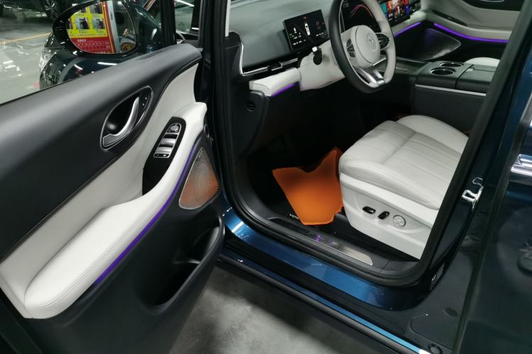 Used VOYAH Dream 2025 PHEV Four-Wheel-Drive Flagship Kunpeng Edition
