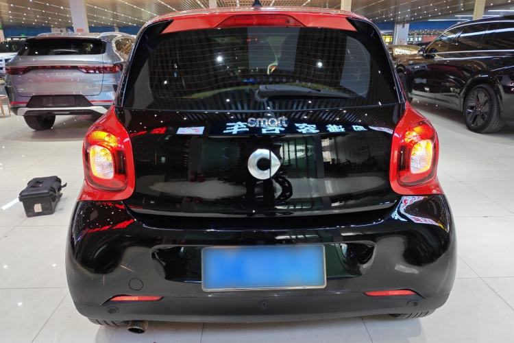 Used  forfour 2016 1.0L 52 kW Passion Edition
