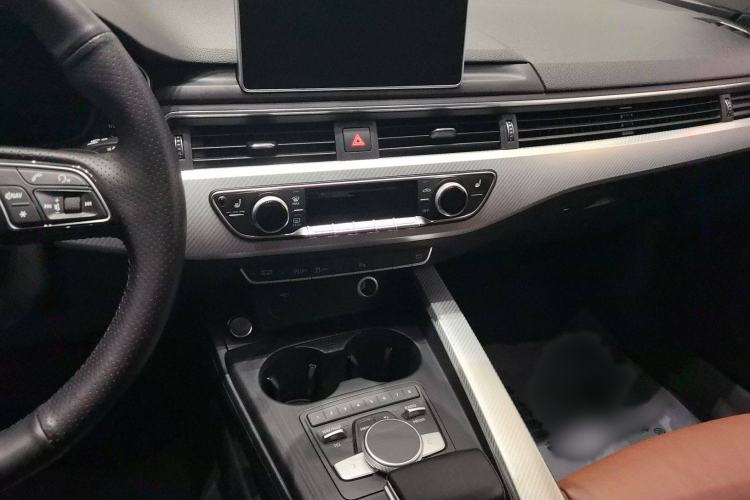 Used Audi A4L 2018 30th Anniversary Edition 40 TFSI Fashion Model
