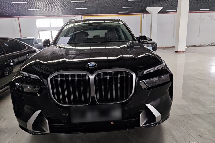 Used BMW X7 2023 xDrive40i Luxury Package with Leading Features
