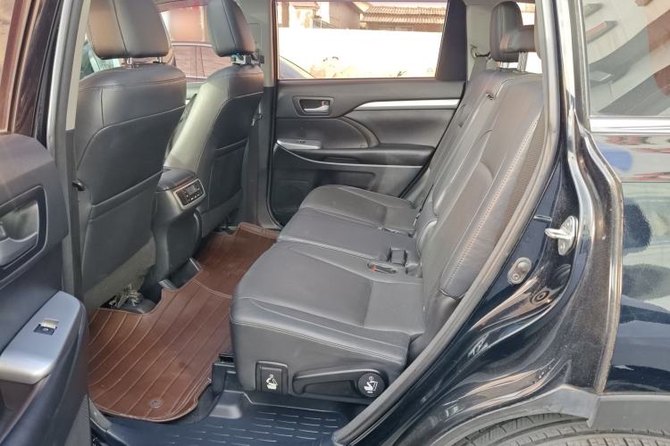 Used Toyota Highlander 2015 2.0T Two-Wheel Drive Luxury Edition 7 Seats