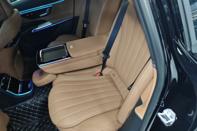 Used Mercedes-Benz E-Class 2025 E 260 L
