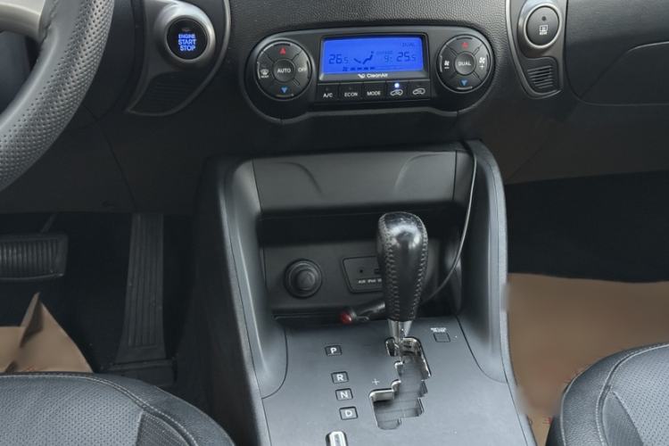 Used Hyundai ix35 2013 2.0L Automatic Two-Wheel Drive Smart GLS China IV Standard
