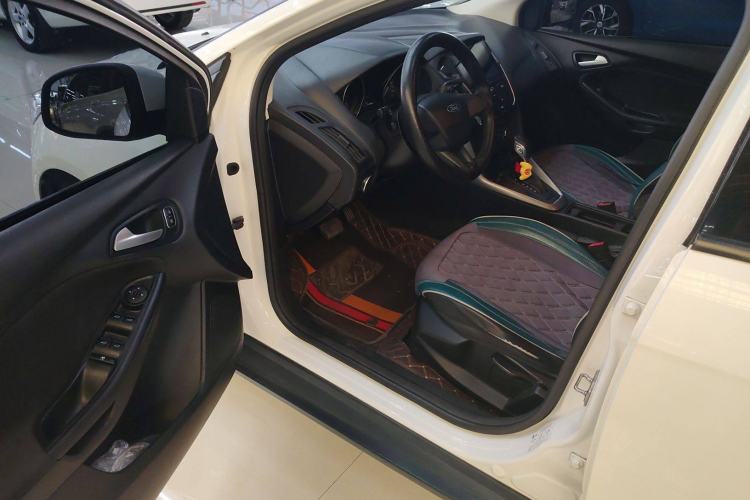 Used Ford Focus 2015 Hatchback 1.6L Automatic Comfort Model
