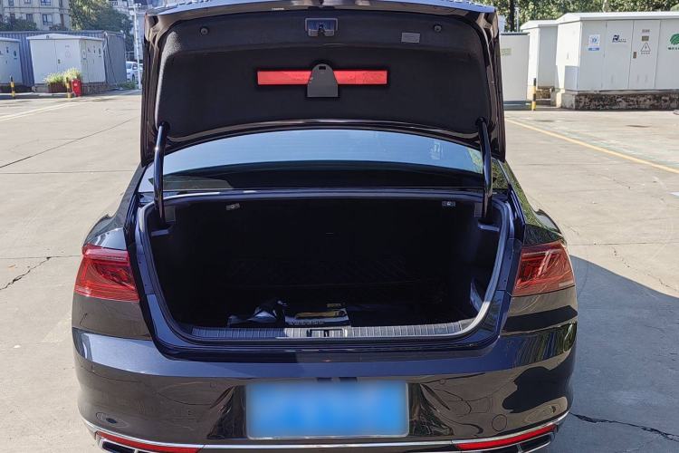 Used Volkswagen Magotan 2023 2 Million Units Limited Edition 330TSI DSG Leading Version
