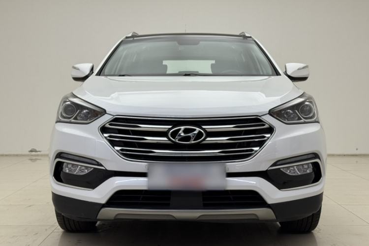 Used Hyundai Santa Fe 2017 2.4L Automatic Two-Wheel Drive Smart Version 5 Seats
