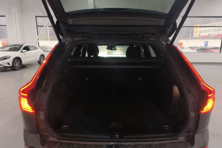 Used Volvo XC60 2024 B5 4x4 Smart Luxury Edition