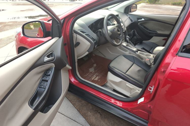 Used Ford Focus 2012 Sedan 1.6L Automatic Comfort Model
