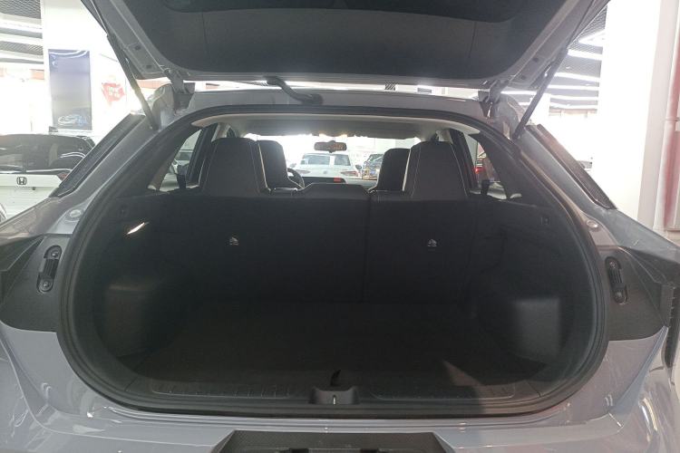 Used Venucia V 2021 260T Idol Edition
