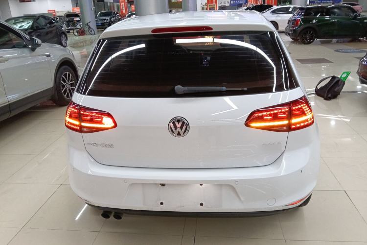 Used Volkswagen Golf 2016 230TSI Automatic Comfort Version
