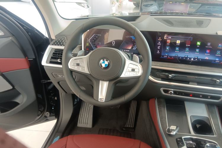 Used BMW X5 2023 xDrive 30Li Luxury M Sport Package
