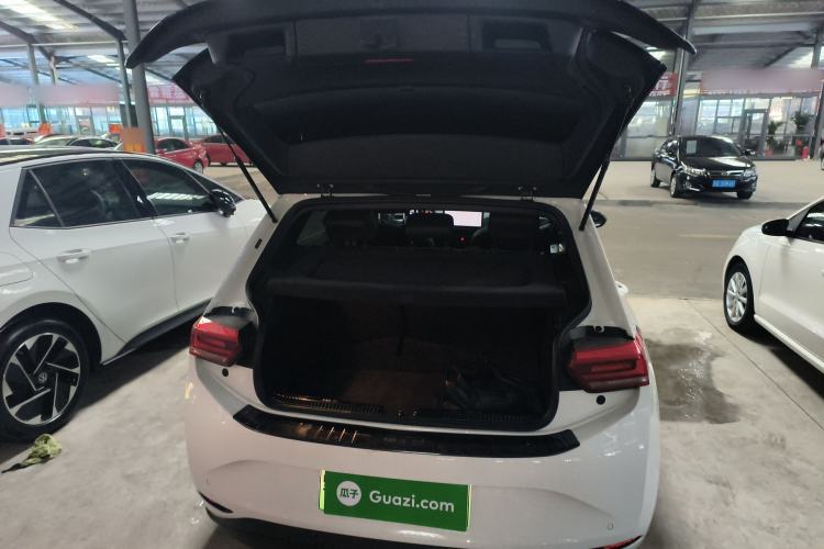 Used Volkswagen ID.3 2025 Smart Model Outstanding Oxygen Edition
