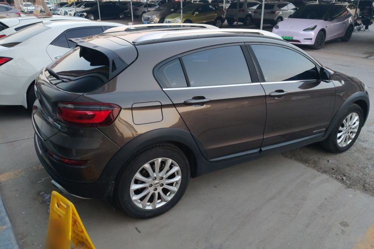 Used Qoros 3 2016 Urban SUV 1.6T Automatic Zhiyue Model