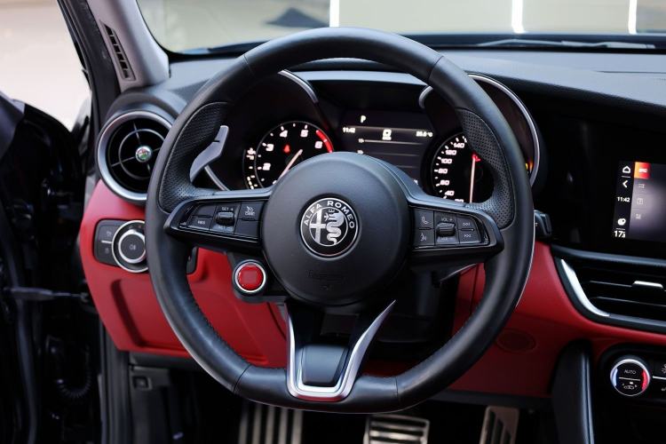 Used Alfa Romeo Giulia 2020 2.0T 280HP Track Edition Limited Release