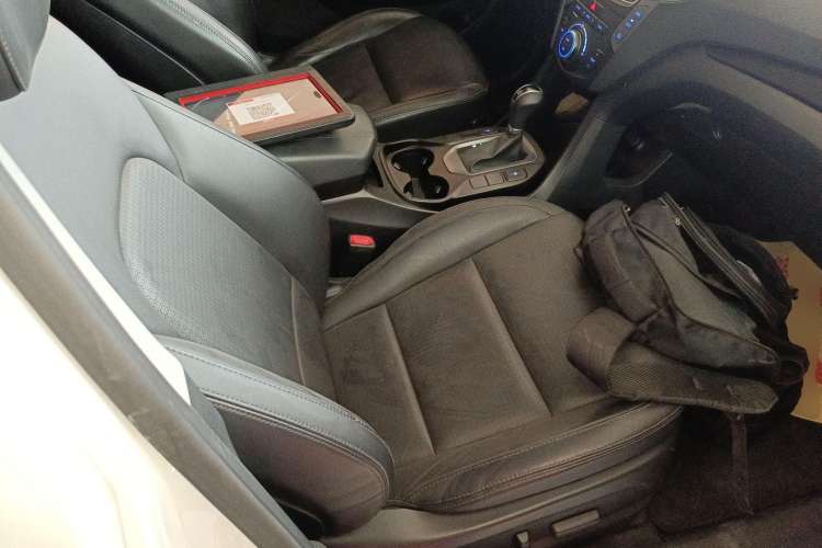 Used Hyundai Santa Fe Classic 2013 3.0L 4x4 Premium Edition 7-Seater Euro IV
