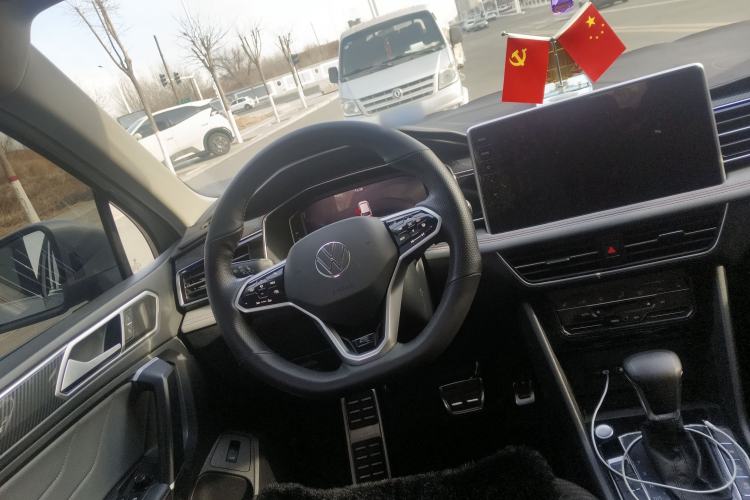 Used Volkswagen Tiguan L 2022 330TSI Automatic Two-Wheel Drive R-Line Flagship Edition
