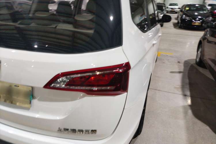 Used Baojun 730 2019 1.5T Manual Fashion Model 7-seater National V
