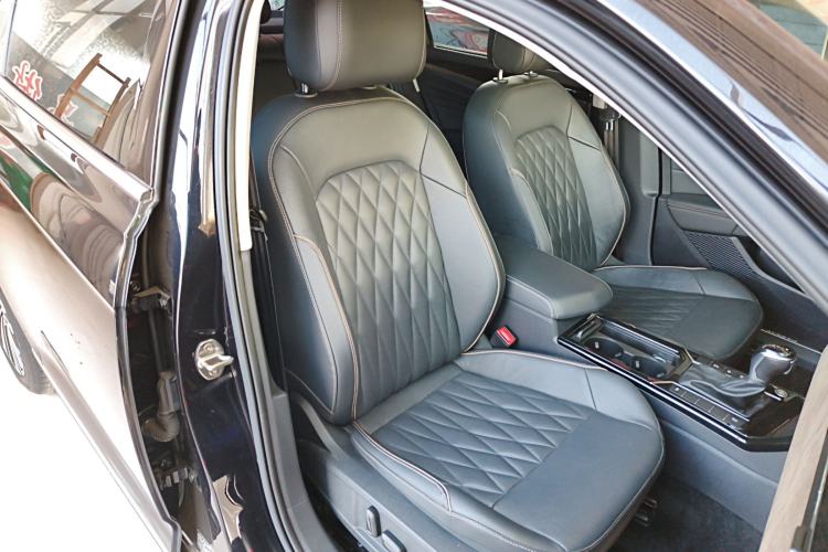 Used Volkswagen Passat 2019 330TSI Luxury Edition China VI Standard