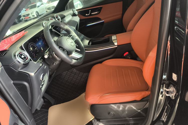 Used Mercedes-Benz GLC 2024 GLC 260 L 4MATIC Luxury Model 5 Seats