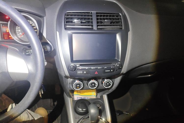 Used Mitsubishi ASX 2015 2.0L CVT Silk Road Commemorative Edition
