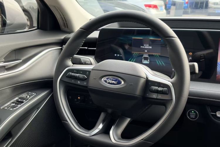 Used Ford Mondeo 2025 2.0T EcoBoost Luxury Version
