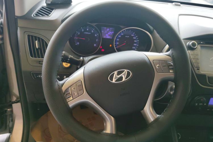 Used Hyundai ix35 2013 2.0L Automatic Two-Wheel Drive Smart GLS China IV Standard
