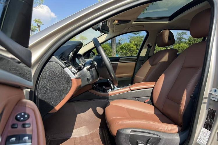 Used BMW 5 Series 2014 525Li Leading Model
